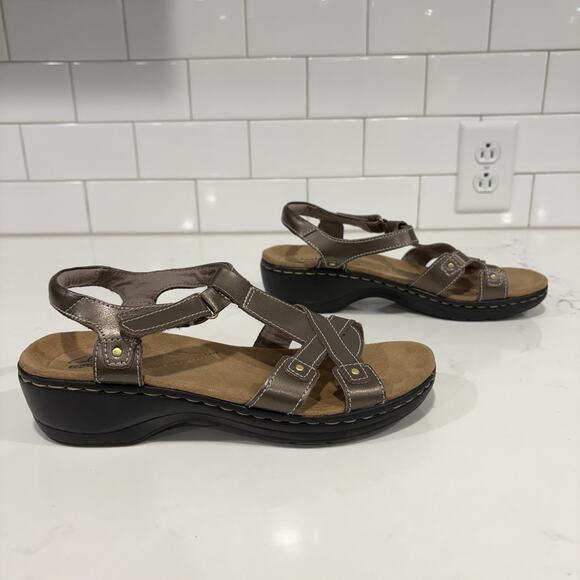 Clarks | Sandals Hayla Flute Pewter Metallic Leather Wedge Heel Comfort- 7.5 - Picture 5 of 10